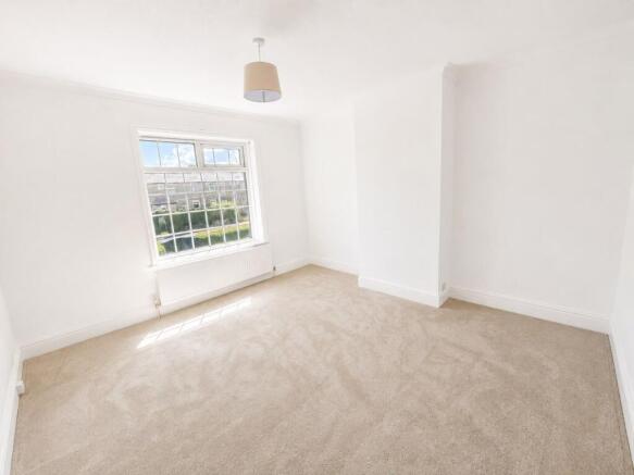3 bed Semi-Detached for sale Image 8