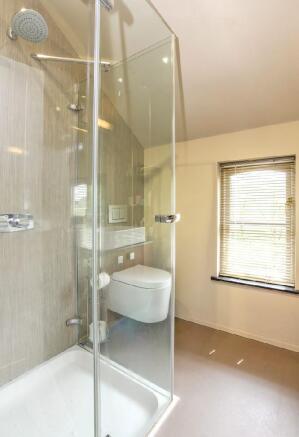 En-Suite 2.jpg