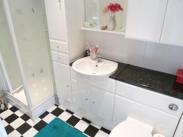 En Suite To Bedroom Three