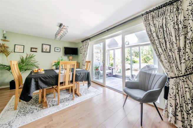 4 bed Detached for sale Image 9