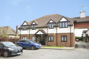 Flat 4, 130 Great Pettits Court, Pettits Lane, Romford RM1 4GG