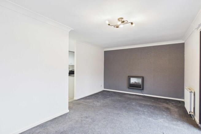 Lounge/Dining Roo...