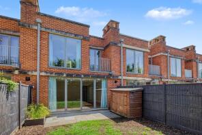 5, West Terrace, Orchard Square, Bicester OX27 8AB