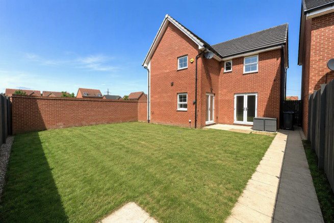 5 bed Detached for sale Image 4
