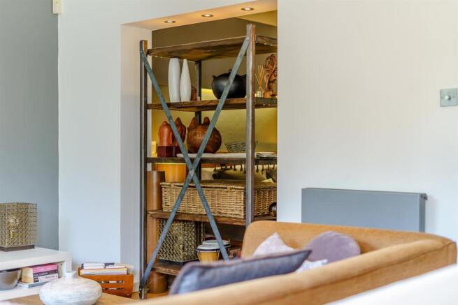 8481423-interior13.jpg