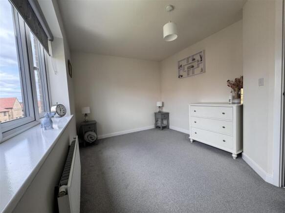 3 bed Semi-Detached for sale Image 12