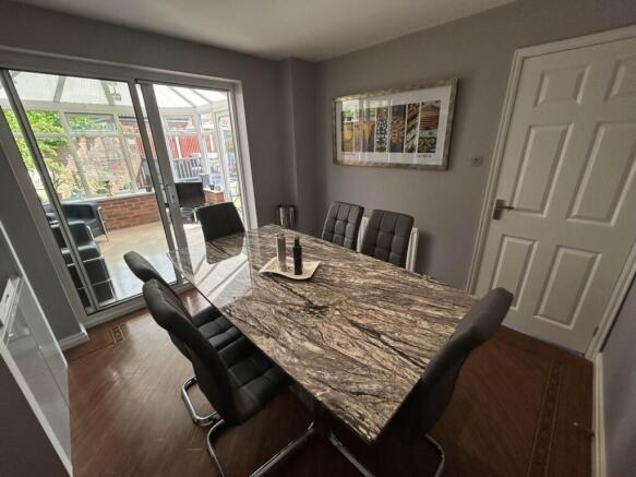 4 bed Detached for sale Image 11