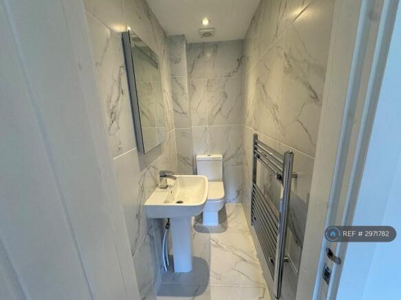 2 bed Flat to rent Image 6