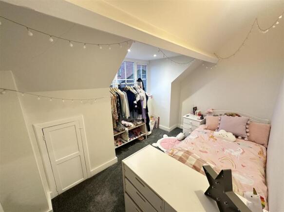 5 bed Apartment for sale Image 7