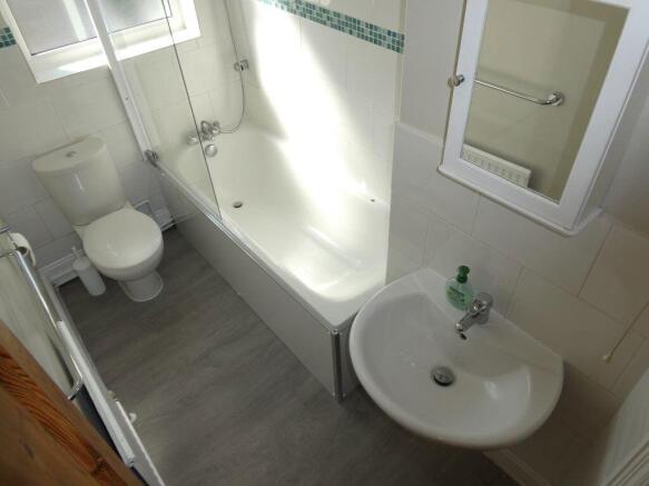 3 bed Terraced to rent Image 8