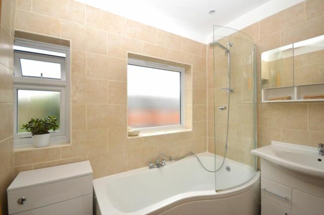 FAMILY BATHROOM