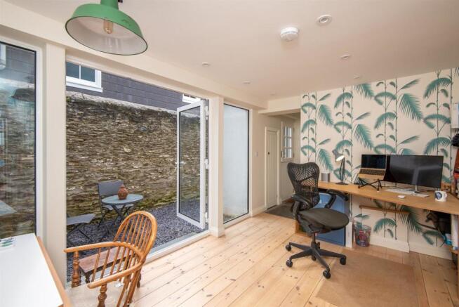 OFFICE/STUDY