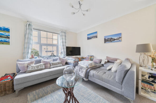 1382607-6-69161ec...