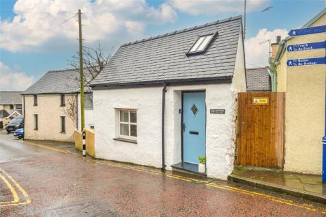 Beach Road, Cemaes Bay, Isle of Anglesey, LL67