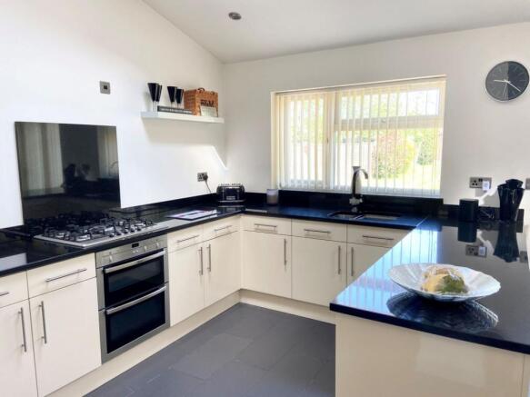 KITCHEN/DINING/FAMILY ROOM
