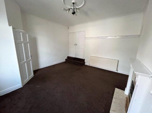 2 bed Terraced to rent Image 3
