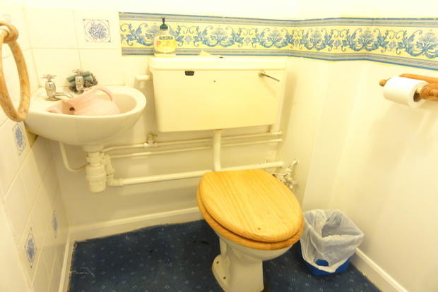 Cloakroom/w.c.
