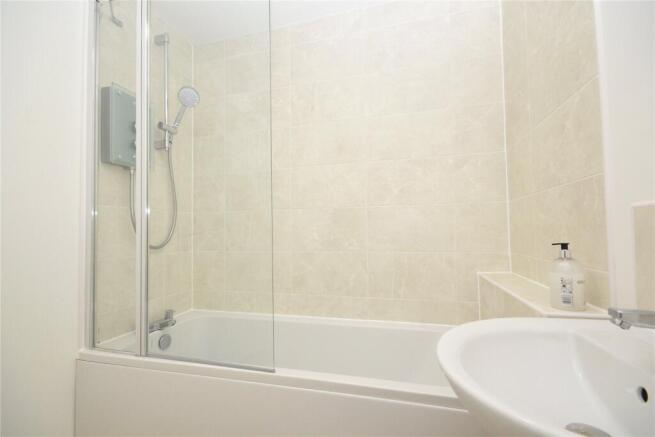 3 bed Semi-Detached to rent Image 12