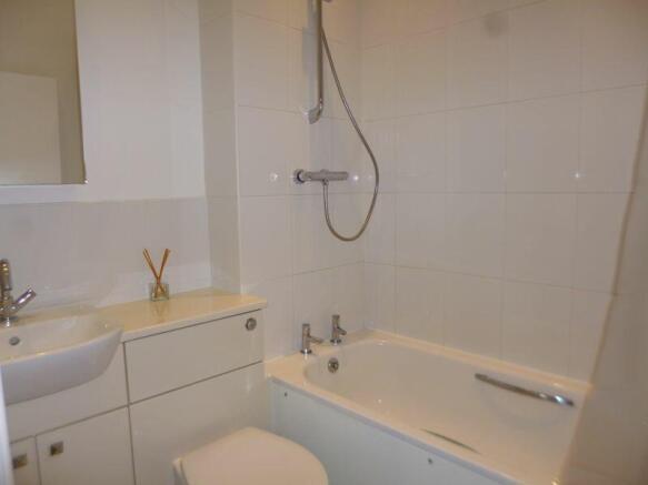 BATHROOM (ANGLE 3)