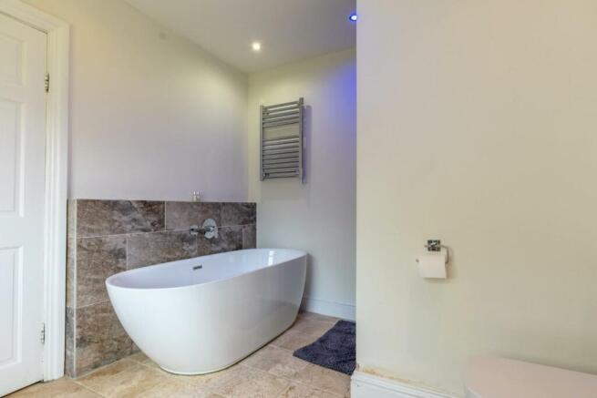 bathrooms 7.jpg