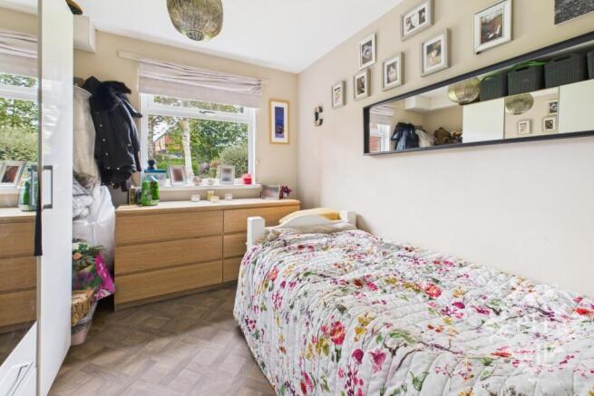 2 bed Flat for sale Image 5