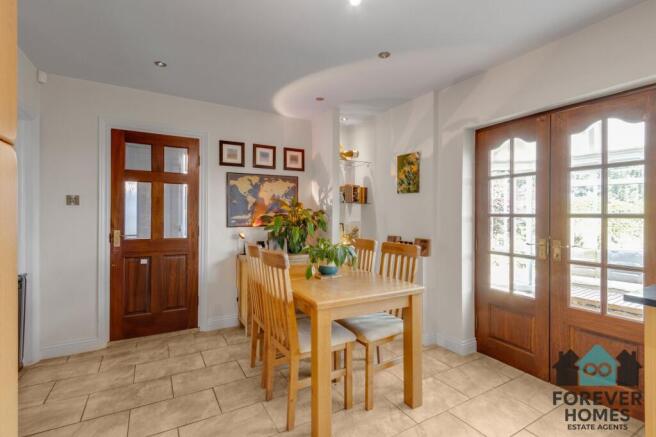 3 bed Semi-Detached for sale Image 5