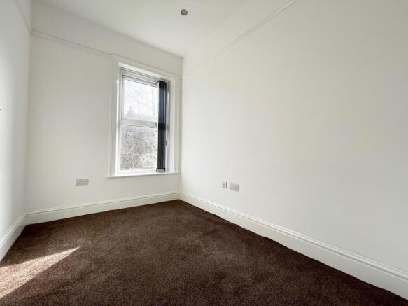 4 bed End of Terrace to rent Image 10