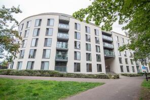 127, St James Walk, Honeybourne Way, Cheltenham GL50 3UE