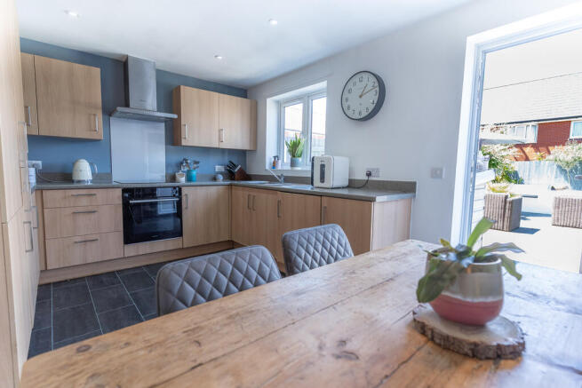 3 Upper Barton - ...