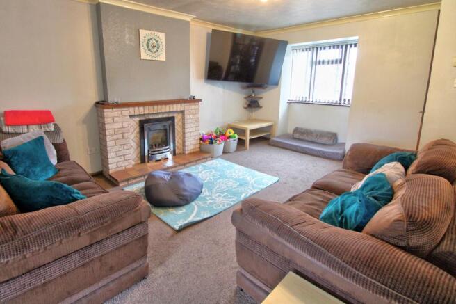 LOUNGE (R)