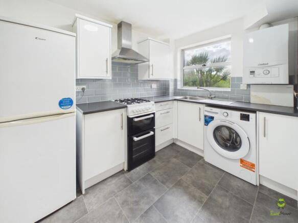 Flat 8 Chilterns, 11 Chislehurst Road, Sidcup, Kent, DA14 photo 4