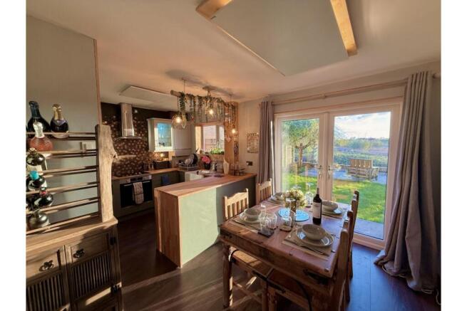 Kitchen/Dining Room