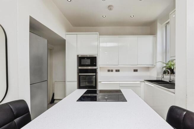 3 bed Terraced for sale Image 6