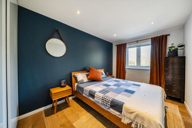 1439611-11-69d6c6...