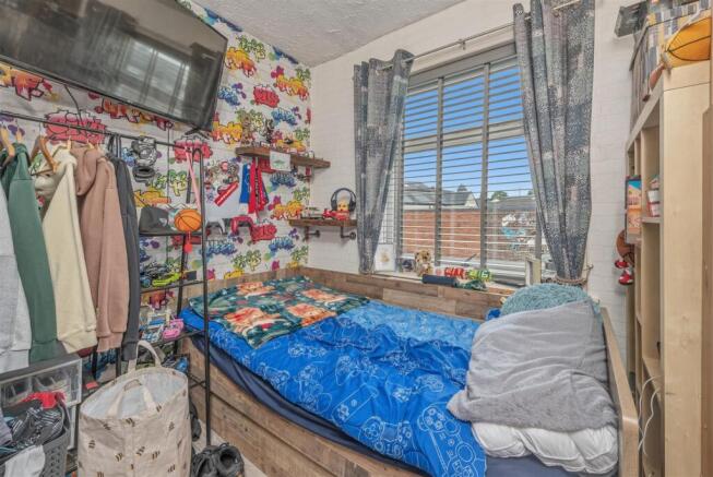 3 bed Terraced for sale Image 9