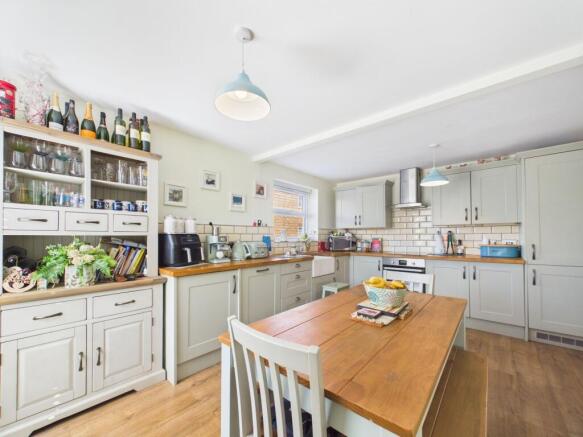 3 bed Detached for sale Image 11