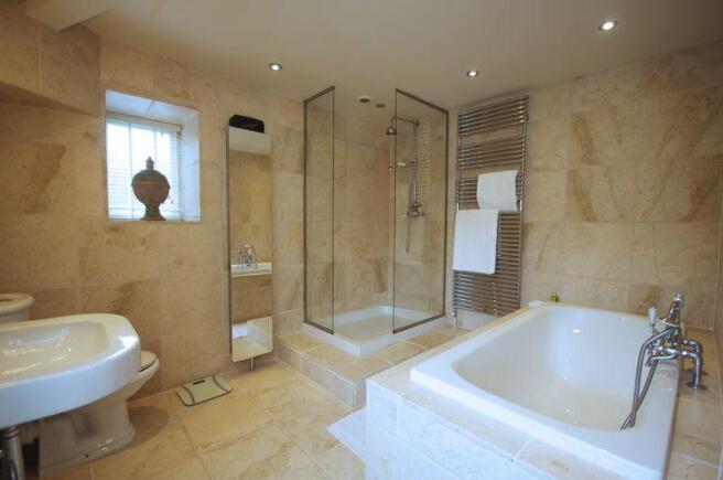 Master En-suite 