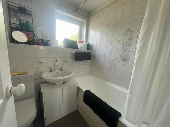 Bathroom.jpg