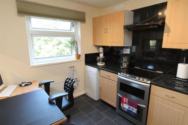 Kitchen 1.JPG