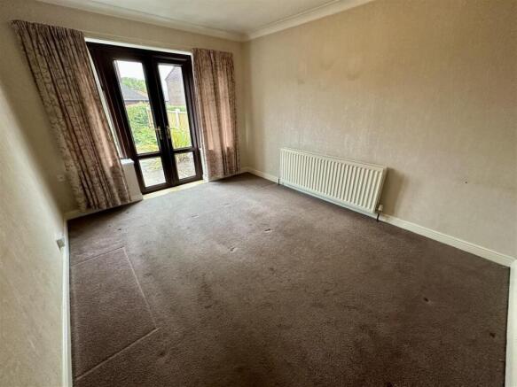 2 bed Semi-Detached Bungalow for sale Image 5