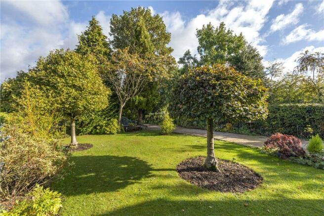 Large Foregarden