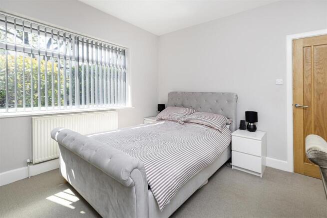 2 bed Semi-Detached Bungalow for sale Image 12