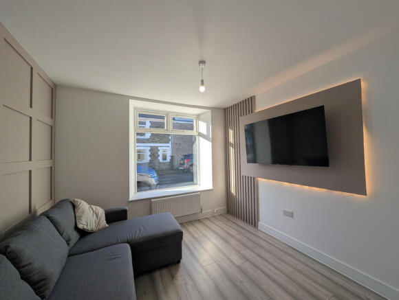 PXL_20251108_085402192