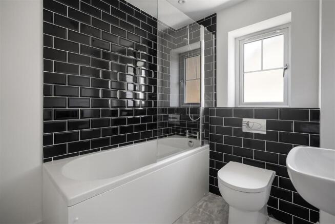 3 bed Semi-Detached for sale Image 11