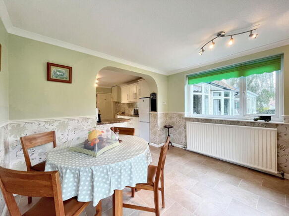 4 bed Detached for sale Image 5