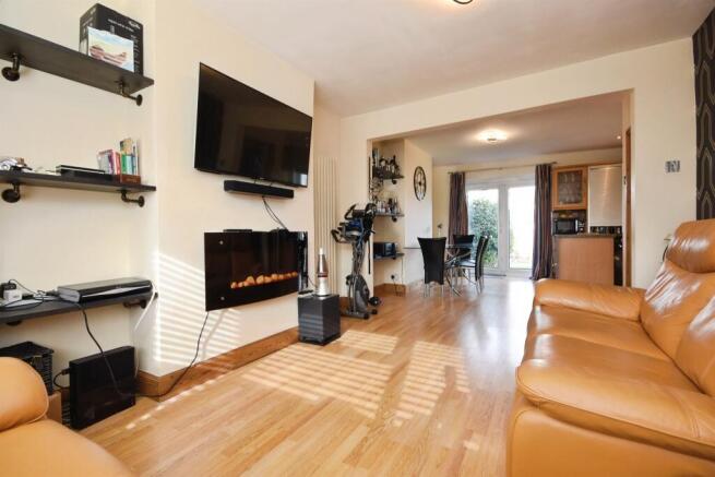 Loftin Way, Moulsham Lodge, Chelmsford photo 4