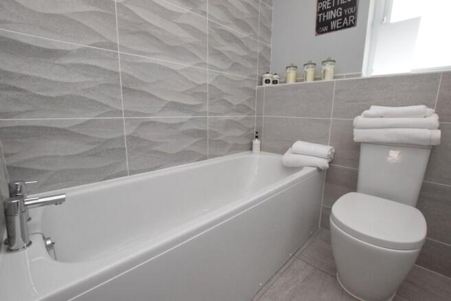 4 bed Detached to rent Image 12