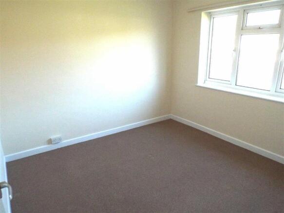 BEDROOM 1: