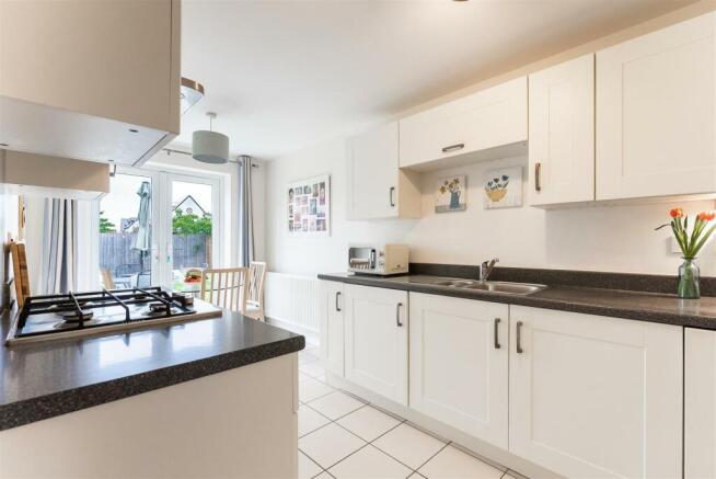 Priors Grove Close-2.jpg