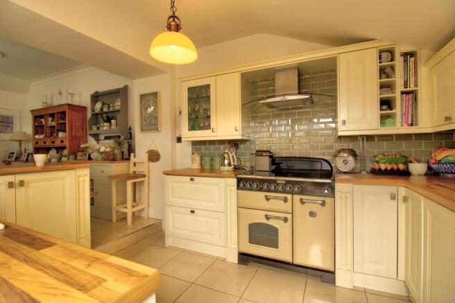 Kitchen 1